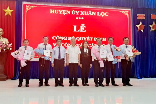 Xuân Lộc công bố 5 quyết định về công tác cán bộ