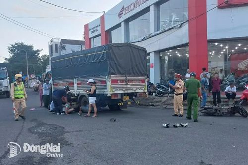 Va chạm với xe tải, 2 người đi xe máy tử vong đoạn qua huyện Thống Nhất