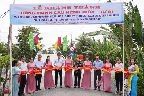 Khánh thành cầu nông thôn