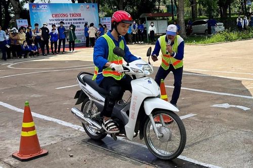 Gia Lai nâng cao ý thức chấp hành pháp luật về giao thông cho học sinh