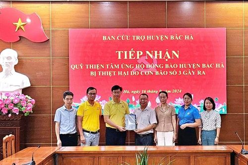 Huyện Bắc Hà tiếp nhận hơn 5,3 tỷ đồng ủng hộ người dân khắc phục hậu quả thiên tai