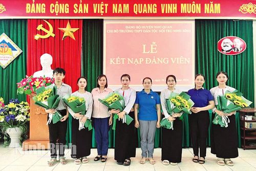 Nho Quan: Quan tâm phát triển đảng viên là người dân tộc thiểu số