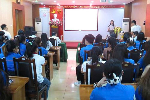 140 giảng viên, sinh viên ưu tú tham gia lớp bồi dưỡng nhận thức Đảng