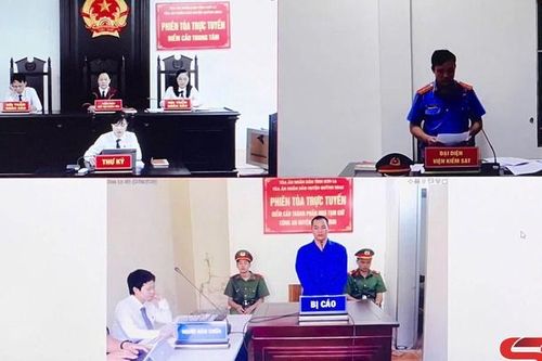 Phiên tòa xét xử sơ thẩm vụ án tàng trữ trái phép chất ma túy