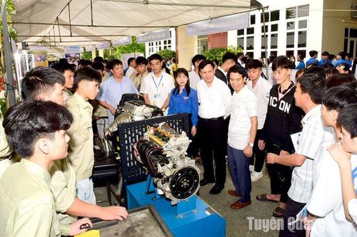 Sớm về đích giải quyết việc làm
