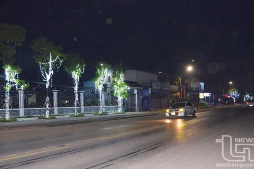 Bừng sáng những tuyến đường quê