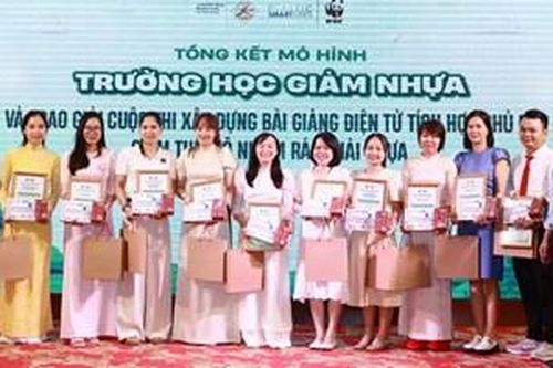 Trao giải Cuộc thi xây dựng bài giảng điện tử về chủ đề ô nhiễm rác thải nhựa