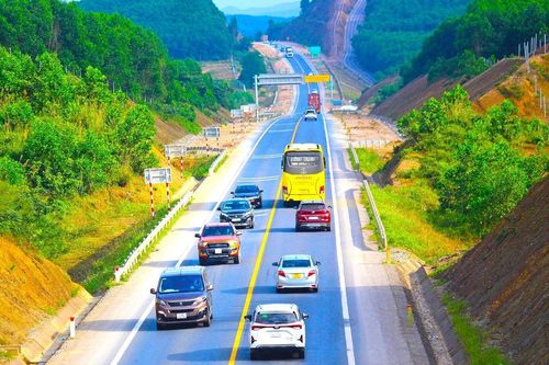 Chính thức ban hành Kế hoạch triển khai thi hành Luật Đường bộ