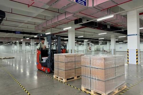 Nam Định: Xuất 2 lô hàng máy tính xách tay đầu tiên từ nhà máy của Quanta Computer Inc.