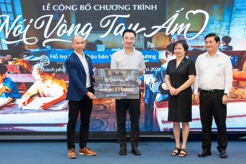 'Nối vòng tay ấm', hỗ trợ trẻ em vùng ảnh hưởng thiên tai quay lại trường