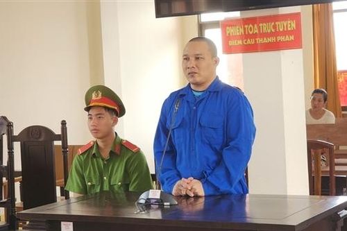 Lãnh thêm án tù vì 'ém' súng khi tổ chức sử dụng ma túy
