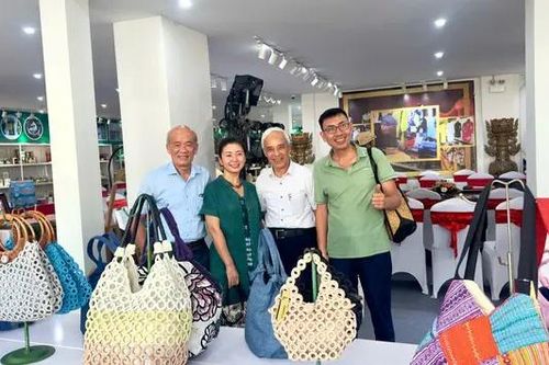 Khai mạc Triển lãm chuyên đề thủ công mỹ nghệ Hà Nội