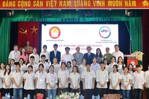 40 sinh viên Trường đại học Tài chính – Quản trị kinh doanh nhận học bổng Shinnyo-en