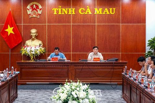 Cà Mau kiến nghị hỗ trợ các dự án chống sạt lở và đầu tư kết cấu hạ tầng hàng hải