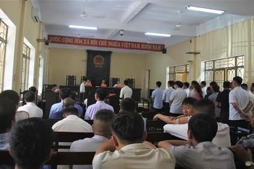 Quảng Nam: 27 bị cáo ra tòa trong vụ đưa, nhận hối lộ tại Trung tâm đăng kiểm