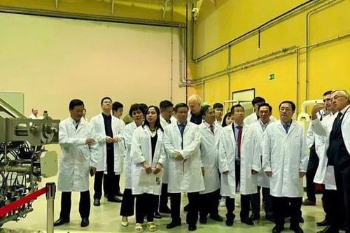 JINR hỗ trợ Việt Nam đào tạo nhân lực năng lượng nguyên tử