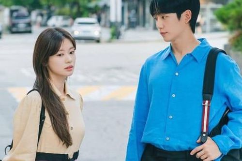 Đã tìm ra outfit xấu nhất phim Hàn hiện nay