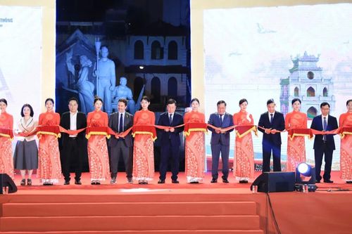 Khai mạc Hội sách Hà Nội 2024 tại phố đi bộ Hồ Gươm
