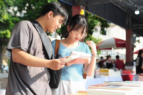 Dòng chảy tri thức phát triển qua các thế hệ tại Hà Nội