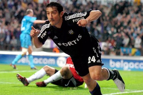 Cảnh tượng gây sốc trong ngày Mourinho lập kỷ lục