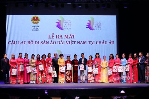 Ấn tượng Lễ ra mắt Câu lạc bộ Di sản áo dài Việt Nam tại châu Âu