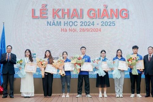 Trường đại học Hòa Bình chào đón hơn 1.500 tân sinh viên nhập học