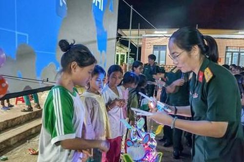 Ấm áp 'Đêm hội trăng rằm'