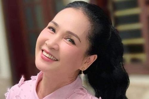 NSND Lan Hương phải lồng tiếng trong phim mới do khàn giọng, lăn xả hết mình trên phim trường lạnh giá