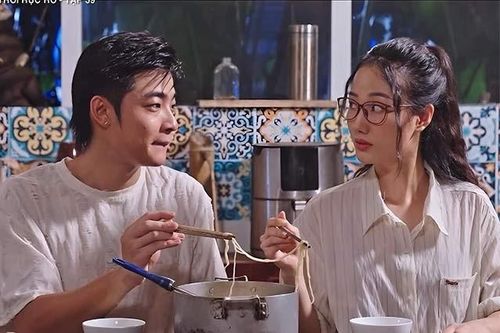Cặp Quang - Lê 'Đi giữa trời rực rỡ' bị nghi phim giả tình thật