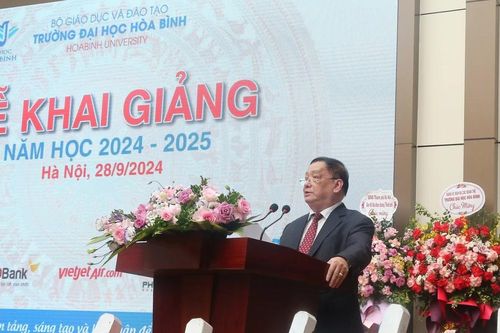 Trường Đại học Hòa Bình khai giảng năm học mới