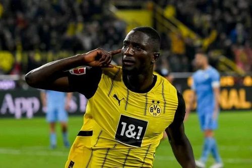 Guirassy thăng hoa, Dortmund ngược dòng khó tin
