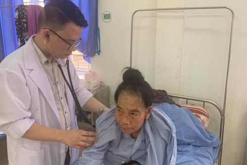 Bộ Y tế nói về công tác thu hút bác sĩ về công tác vùng sâu vùng xa