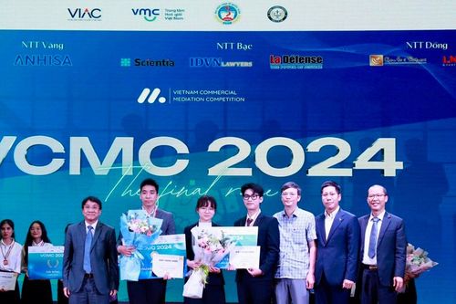 Trường Đại học Luật Hà Nội giành Giải Vàng Cuộc thi Hòa giải Thương mại Việt Nam 2024
