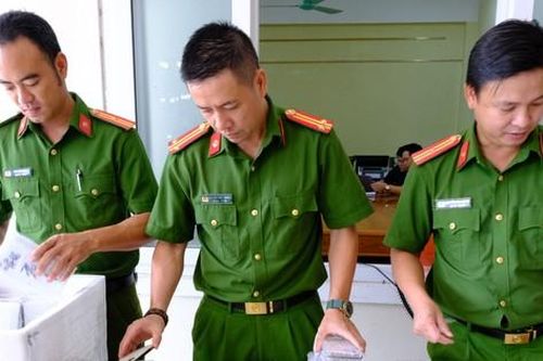 Phát hiện đường dây buôn bán hơn 6.000 điện thoại giả