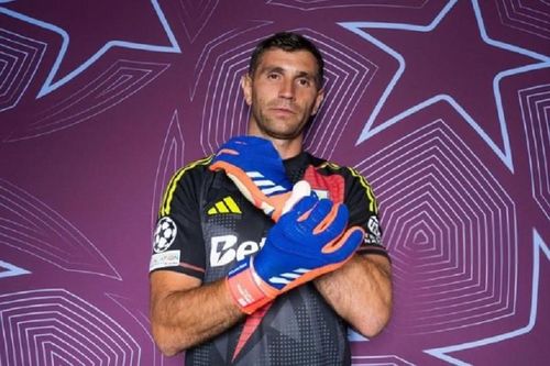 Tuyển Argentina tổn thất nặng vì 'trò hề' của Emiliano Martinez