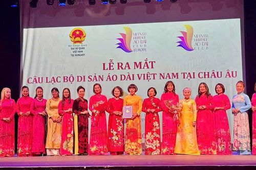 Lan tỏa, quảng bá vẻ đẹp của di sản áo dài đến bạn bè quốc tế