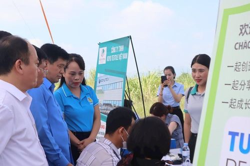 Hơn 1.000 lao động tham gia ngày hội việc làm tại Khu công nghiệp WHA