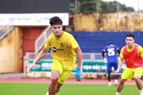 Khó khăn bủa vây Sông Lam Nghệ An trước trận derby xứ Nghệ