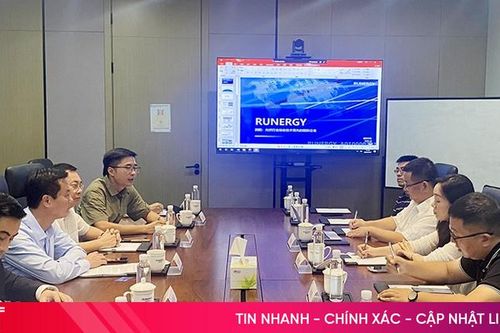 Lãnh đạo tỉnh thăm và làm việc với Tập đoàn Công nghệ Năng lượng mới Giang Tô Runergy