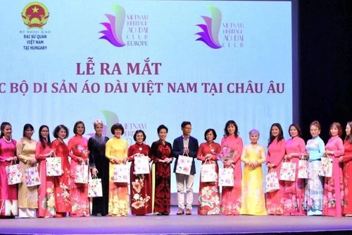 Chính thức ra mắt Câu lạc bộ Di sản Áo dài Việt Nam tại châu Âu