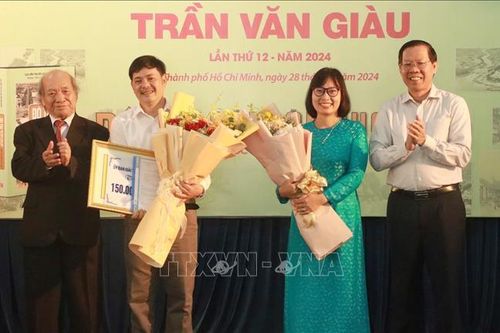 Trao Giải thưởng Trần Văn Giàu lần thứ XII