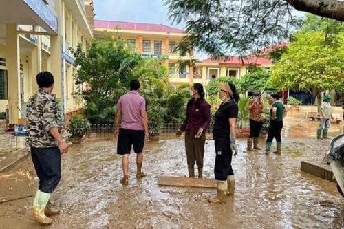 Bản tin 28/9: Nhiều địa phương xem xét miễn, tạm dừng thu học phí