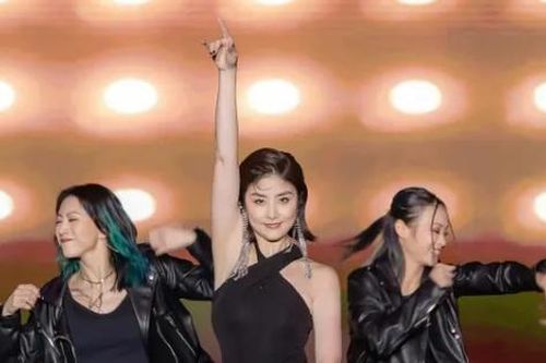 Bất ngờ về mỹ nhân showbiz đấu giá bộ sưu tập túi xách góp vào quỹ giáo dục trẻ em