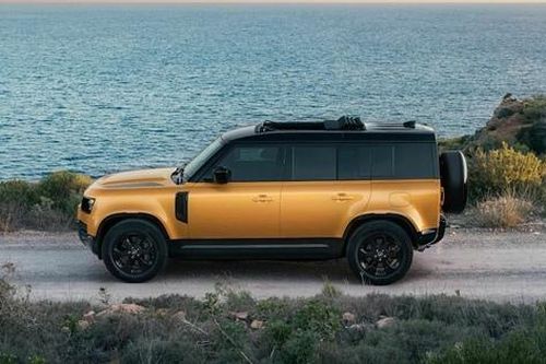Land Rover Defender bản đặc biệt mang màu sắc của bình minh trên Địa Trung Hải