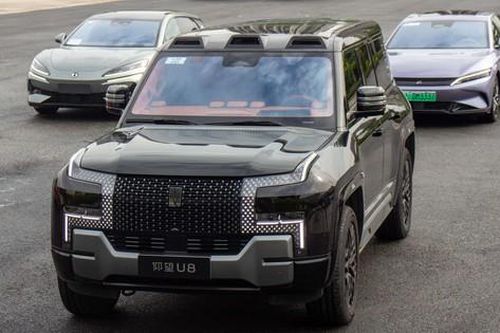Cận cảnh YangWang U8, mẫu xe có thể xoay 360 độ