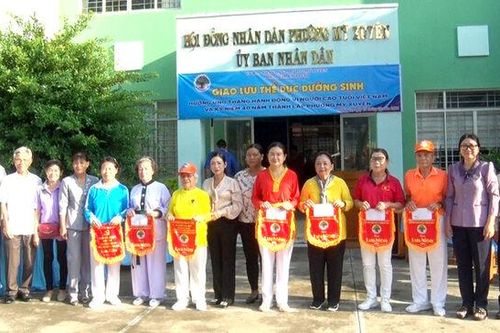 Phường Mỹ Xuyên họp mặt kỷ niệm 33 năm Ngày Quốc tế Người cao tuổi