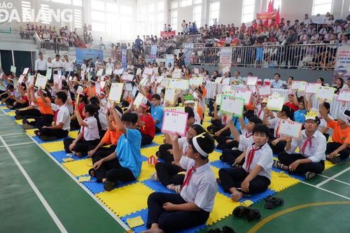 Hơn 400 học sinh tìm hiểu kiến thức về phòng, chống thiên tai