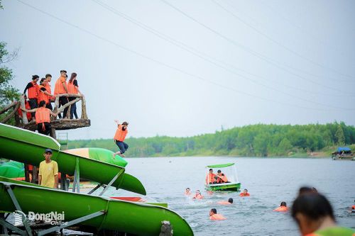 Hình thành nhiều dịch vụ, đô thị, nghỉ dưỡng