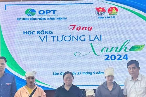 Trao tặng học bổng 'Vì tương lai xanh' 2024