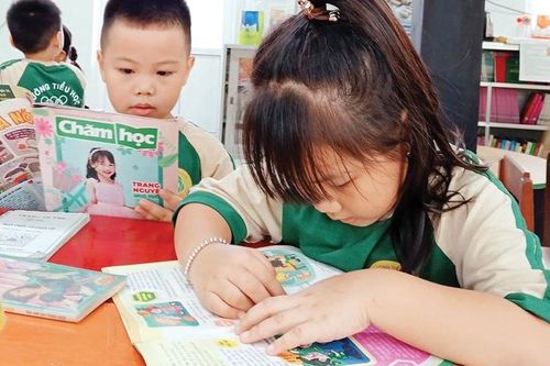 Bối rối khi học trò dậy thì sớm